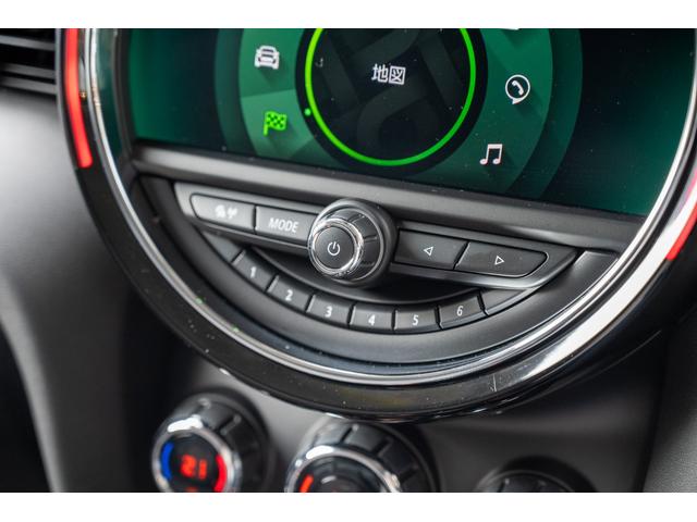 ＭＩＮＩ クーパー　ミッドナイトブラック　全国対応６ヶ月保証　純正ナビ　ユニオンジャックテール　ＬＥＤヘッドライト　純正アロイホイールレールスポーク　前後ＰＤＣ　インテリジェントセーフティー　オートライト（45枚目）