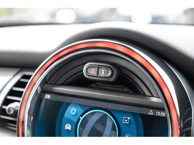 ＭＩＮＩ クーパー　ミッドナイトブラック　全国対応６ヶ月保証　純正ナビ　ユニオンジャックテール　ＬＥＤヘッドライト　純正アロイホイールレールスポーク　前後ＰＤＣ　インテリジェントセーフティー　オートライト（46枚目）