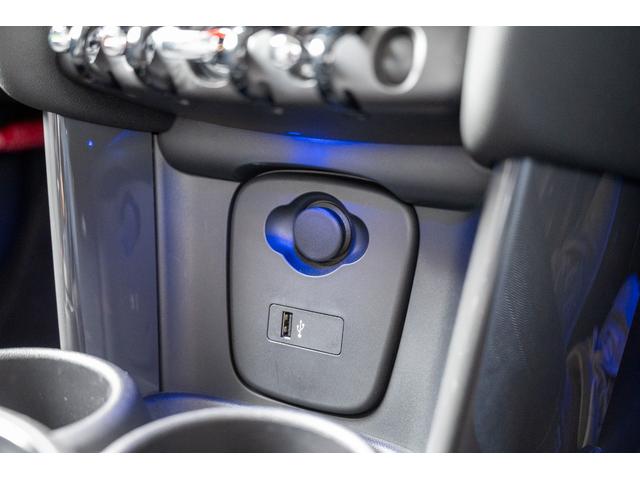 ＭＩＮＩ クーパー　ミッドナイトブラック　全国対応６ヶ月保証　純正ナビ　ユニオンジャックテール　ＬＥＤヘッドライト　純正アロイホイールレールスポーク　前後ＰＤＣ　インテリジェントセーフティー　オートライト（47枚目）