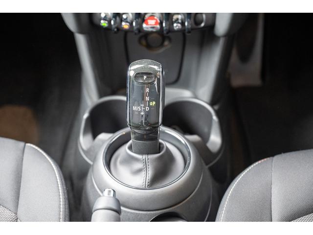 ＭＩＮＩ クーパー　ミッドナイトブラック　全国対応６ヶ月保証　純正ナビ　ユニオンジャックテール　ＬＥＤヘッドライト　純正アロイホイールレールスポーク　前後ＰＤＣ　インテリジェントセーフティー　オートライト（50枚目）