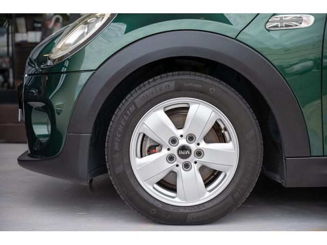 MINI クーパー ブリティッシュレーシンググリーン 全国対応6ヶ月保証 6M/T RACECHIP ドライビングモード 純正ナビ インテリジェントセーフティー ヘッドアップディスプレイ バックカメラ シートヒーター(11枚目)