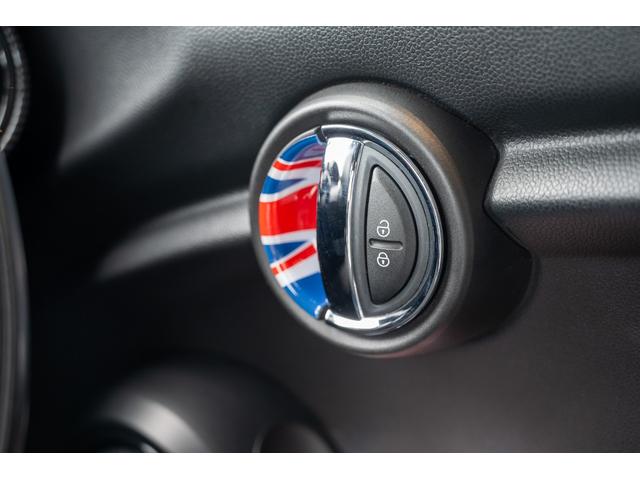 MINI クーパー ブリティッシュレーシンググリーン 全国対応6ヶ月保証 6M/T RACECHIP ドライビングモード 純正ナビ インテリジェントセーフティー ヘッドアップディスプレイ バックカメラ シートヒーター(60枚目)