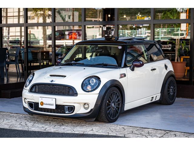 MINI クーパーS ペッパーホワイト ユーザー買取 デジタルインナーミラー 社外ナビ バックカメラ 追加オーディオ OZレーシングホイール サンルーフ ユニオンジャックテール オートライト 禁煙車(2枚目)