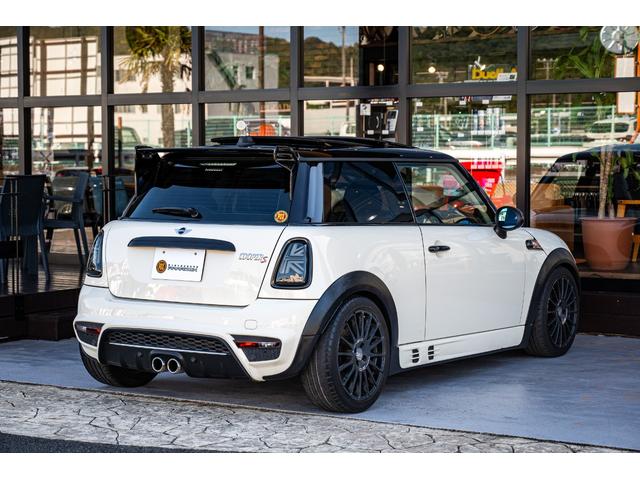 MINI クーパーS ペッパーホワイト ユーザー買取 デジタルインナーミラー 社外ナビ バックカメラ 追加オーディオ OZレーシングホイール サンルーフ ユニオンジャックテール オートライト 禁煙車(5枚目)