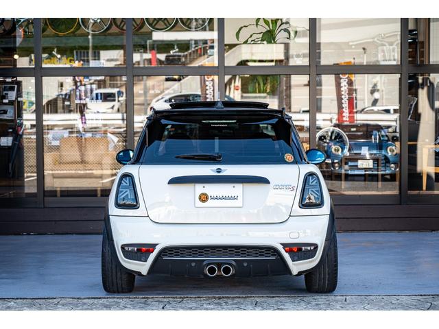 MINI クーパーS ペッパーホワイト ユーザー買取 デジタルインナーミラー 社外ナビ バックカメラ 追加オーディオ OZレーシングホイール サンルーフ ユニオンジャックテール オートライト 禁煙車(6枚目)