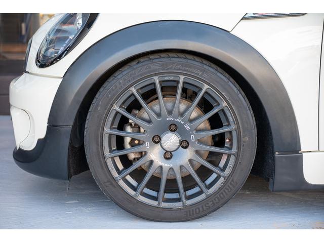 MINI クーパーS ペッパーホワイト ユーザー買取 デジタルインナーミラー 社外ナビ バックカメラ 追加オーディオ OZレーシングホイール サンルーフ ユニオンジャックテール オートライト 禁煙車(10枚目)