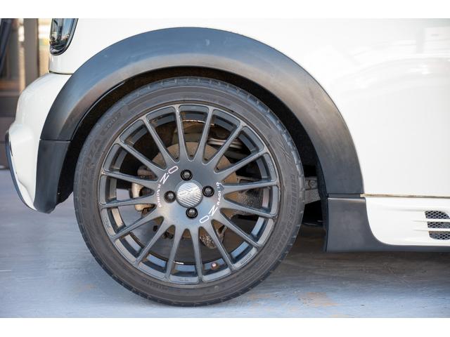 MINI クーパーS ペッパーホワイト ユーザー買取 デジタルインナーミラー 社外ナビ バックカメラ 追加オーディオ OZレーシングホイール サンルーフ ユニオンジャックテール オートライト 禁煙車(12枚目)