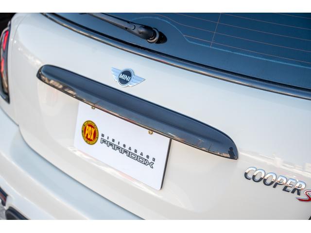MINI クーパーS ペッパーホワイト ユーザー買取 デジタルインナーミラー 社外ナビ バックカメラ 追加オーディオ OZレーシングホイール サンルーフ ユニオンジャックテール オートライト 禁煙車(29枚目)
