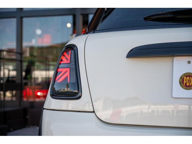 MINI クーパーS ペッパーホワイト ユーザー買取 デジタルインナーミラー 社外ナビ バックカメラ 追加オーディオ OZレーシングホイール サンルーフ ユニオンジャックテール オートライト 禁煙車(30枚目)