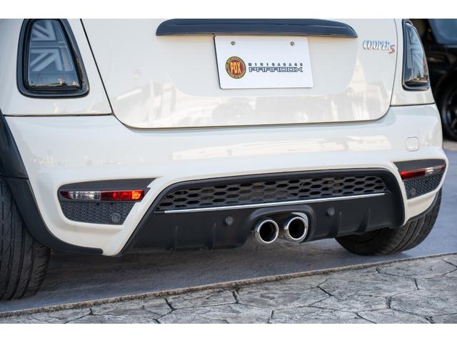 MINI クーパーS ペッパーホワイト ユーザー買取 デジタルインナーミラー 社外ナビ バックカメラ 追加オーディオ OZレーシングホイール サンルーフ ユニオンジャックテール オートライト 禁煙車(33枚目)