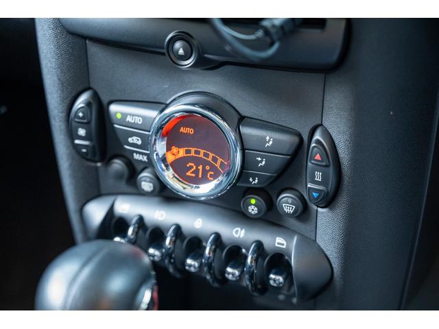 MINI クーパーS ペッパーホワイト ユーザー買取 デジタルインナーミラー 社外ナビ バックカメラ 追加オーディオ OZレーシングホイール サンルーフ ユニオンジャックテール オートライト 禁煙車(45枚目)