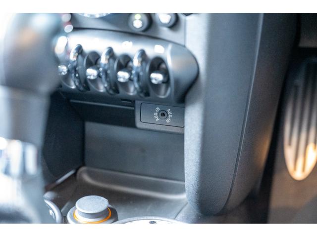 MINI クーパーS ペッパーホワイト ユーザー買取 デジタルインナーミラー 社外ナビ バックカメラ 追加オーディオ OZレーシングホイール サンルーフ ユニオンジャックテール オートライト 禁煙車(47枚目)