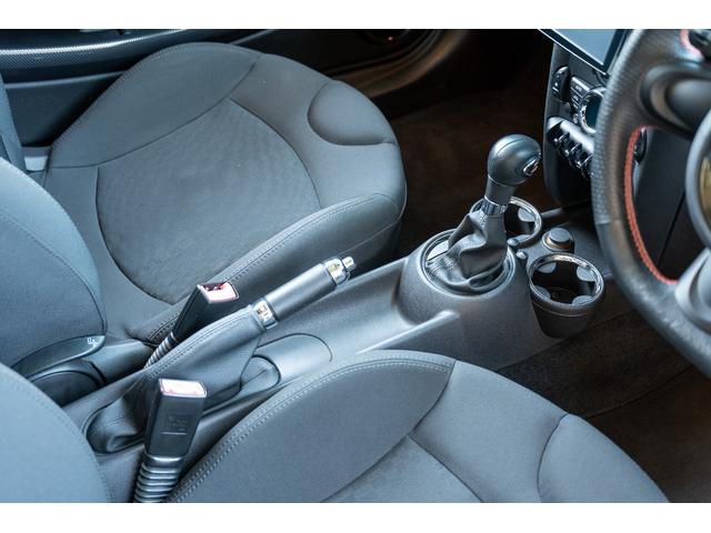 MINI クーパーS ペッパーホワイト ユーザー買取 デジタルインナーミラー 社外ナビ バックカメラ 追加オーディオ OZレーシングホイール サンルーフ ユニオンジャックテール オートライト 禁煙車(51枚目)