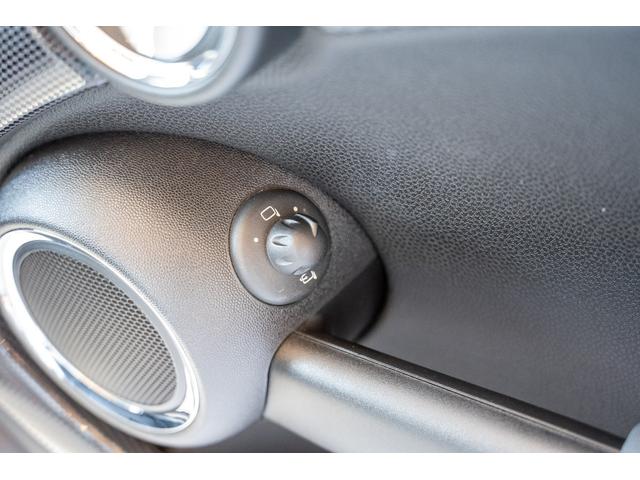 MINI クーパーS ペッパーホワイト ユーザー買取 デジタルインナーミラー 社外ナビ バックカメラ 追加オーディオ OZレーシングホイール サンルーフ ユニオンジャックテール オートライト 禁煙車(58枚目)