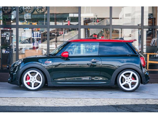 ＭＩＮＩ ジョンクーパーワークス　レベルグリーン　全国対応６ヶ月保証　サンルーフ　ＲＥＭＵＳマフラー　コンフォートアクセス　アクティブクルーズコントロール　インテリジェントセーフティ　バックカメラ　純正ナビ　デジタルインナーミラー（8枚目）