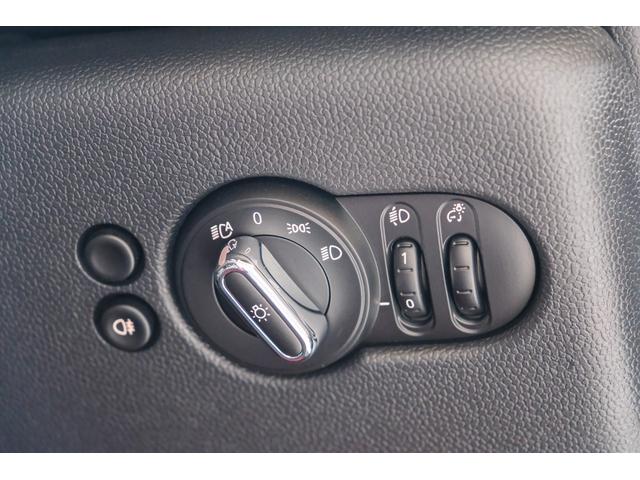 ＭＩＮＩ ジョンクーパーワークス　レベルグリーン　全国対応６ヶ月保証　サンルーフ　ＲＥＭＵＳマフラー　コンフォートアクセス　アクティブクルーズコントロール　インテリジェントセーフティ　バックカメラ　純正ナビ　デジタルインナーミラー（67枚目）