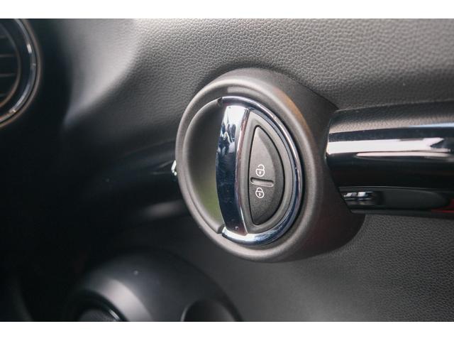 ＭＩＮＩ ジョンクーパーワークス　レベルグリーン　全国対応６ヶ月保証　サンルーフ　ＲＥＭＵＳマフラー　コンフォートアクセス　アクティブクルーズコントロール　インテリジェントセーフティ　バックカメラ　純正ナビ　デジタルインナーミラー（69枚目）