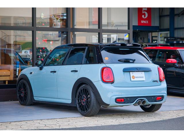 MINI アイスブルーブラックエディション アイスブルー 全国対応6ヶ月保証 6M/T タッチスクリーンナビ バックカメラ アクティブクルーズコントロール ドライビングモード インテリジェントセーフティ REMUSマフラー O.ZRacing(6枚目)