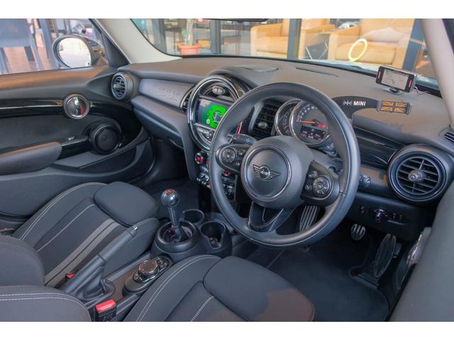 MINI アイスブルーブラックエディション アイスブルー 全国対応6ヶ月保証 6M/T タッチスクリーンナビ バックカメラ アクティブクルーズコントロール ドライビングモード インテリジェントセーフティ REMUSマフラー O.ZRacing(34枚目)