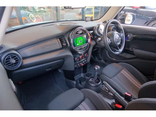 MINI アイスブルーブラックエディション アイスブルー 全国対応6ヶ月保証 6M/T タッチスクリーンナビ バックカメラ アクティブクルーズコントロール ドライビングモード インテリジェントセーフティ REMUSマフラー O.ZRacing(36枚目)