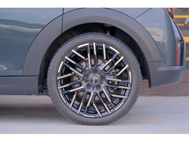 ＭＩＮＩ クーパーＳ　フェイバリット・トリム　レジェンドグレー　全国対応６ヶ月保証　３６０度ビュー　べスキンレザー　ワイヤレスチャージャー　純正ナビ　バックカメラ　ブラインドスポットモニター　前後パーキングセンサー　ドライブレコーダー（12枚目）