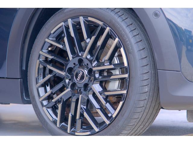 ＭＩＮＩ クーパーＳ　フェイバリット・トリム　レジェンドグレー　全国対応６ヶ月保証　３６０度ビュー　べスキンレザー　ワイヤレスチャージャー　純正ナビ　バックカメラ　ブラインドスポットモニター　前後パーキングセンサー　ドライブレコーダー（13枚目）