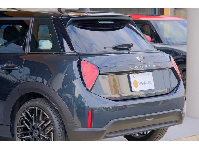 ＭＩＮＩ クーパーＳ　フェイバリット・トリム　レジェンドグレー　全国対応６ヶ月保証　３６０度ビュー　べスキンレザー　ワイヤレスチャージャー　純正ナビ　バックカメラ　ブラインドスポットモニター　前後パーキングセンサー　ドライブレコーダー（29枚目）