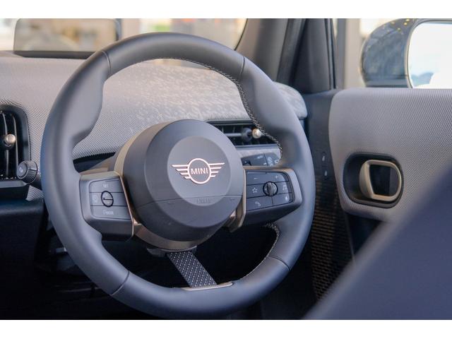 ＭＩＮＩ クーパーＳ　フェイバリット・トリム　レジェンドグレー　全国対応６ヶ月保証　３６０度ビュー　べスキンレザー　ワイヤレスチャージャー　純正ナビ　バックカメラ　ブラインドスポットモニター　前後パーキングセンサー　ドライブレコーダー（37枚目）