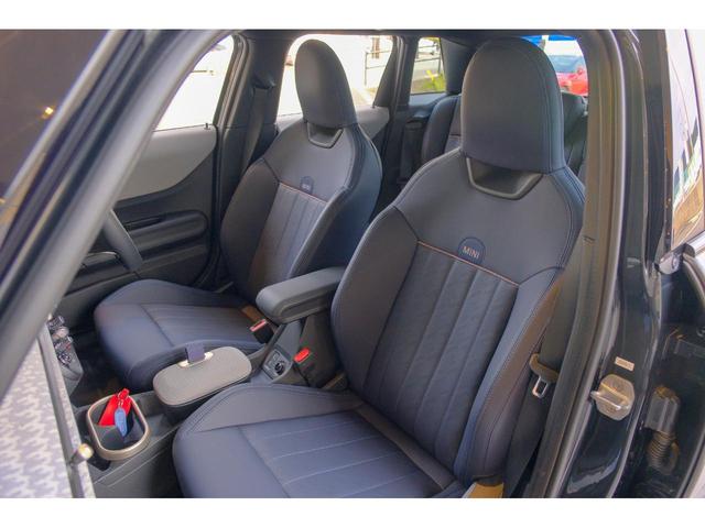 ＭＩＮＩ クーパーＳ　フェイバリット・トリム　レジェンドグレー　全国対応６ヶ月保証　３６０度ビュー　べスキンレザー　ワイヤレスチャージャー　純正ナビ　バックカメラ　ブラインドスポットモニター　前後パーキングセンサー　ドライブレコーダー（66枚目）