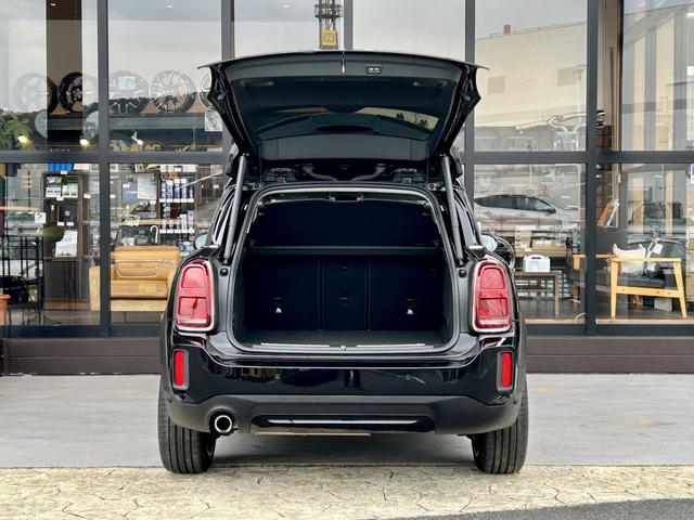 ＭＩＮＩ クーパーＤ　クロスオーバー　全国対応６ヶ月保証付き　ミッドナイトブラック　クリーンディーゼルターボ　純正ナビ・バックカメラ　１９インチ純正アルミホイール　アクティブクルーズコントロール　インテリジェントセーフティ　シートヒーター（68枚目）