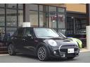 ＭＩＮＩ クーパーＳ　ミッドナイトブラック　ユーザー買取　ＪＣＷ１８インチホイール　バックカメラ　スマートキー　社外シートヒーター　キーレス　クルーズコントロール　純正ナビ　社外バックカメラ　地デジチューナー（4枚目）