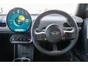 クーパーＳ　フェイバリット・トリム　Ｆ６６　クーパーＳ　ナノクホワイト　全国対応６ヶ月保証　３６０度ビュー　べスキンレザー　ワイヤレスチャージャー　純正ナビ　バックカメラ　ブラインドスポットモニター　前後パーキングセンサー（33枚目）