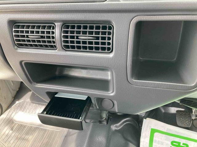 サンバーバン ＶＢ　ＭＴ車　両側スライドドア　運転席エアバック　マニュアルエアコン　ラジオ（27枚目）
