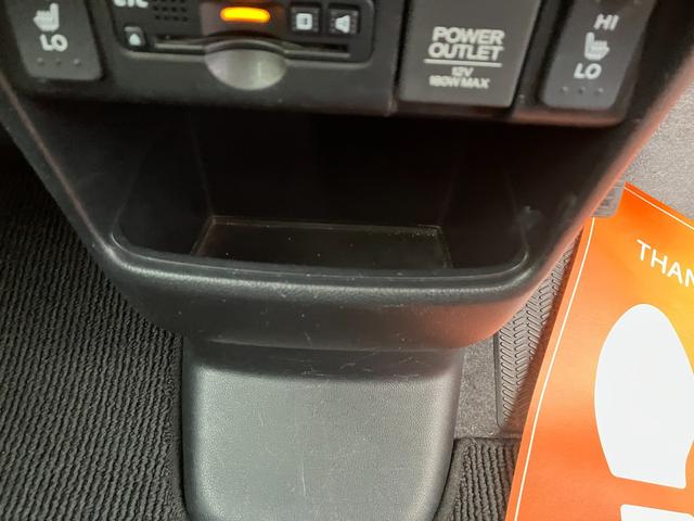 Ｎ－ＢＯＸ ２トーンカラースタイル　Ｇ　ＳＳパッケージ　純正　ワイドＳＤナビ／シティーブレーキアクティブシステム（ホンダ）／両側電動スライドドア／シートヒーター／ヘッドランプ　ＨＩＤ／Ｂｌｕｅｔｏｏｔｈ接続／ＥＴＣ／ドラレコ／バックカメラ／電動格納ミラー（68枚目）