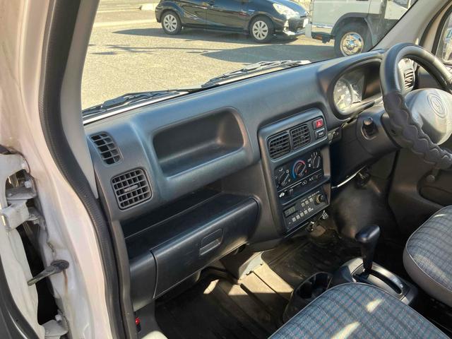 アクティトラック ＳＤＸ　荷台ライト　軽トラック　ＡＴ　エアコン　パワーステアリング　運転席エアバッグ（18枚目）