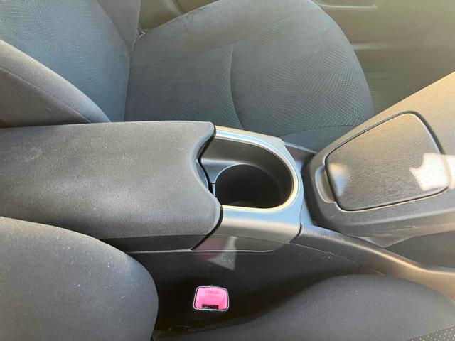 プリウス Ｓツーリングセレクション　後期型　アルパインナビ　フルセグＴＶ　Ｂｌｕｅｔｏｏｔｈ接続可　バックカメラ　トノカバーあり　ＣＤ／ＤＶＤ再生可　修復歴なし　純正アルミホイール　クルーズコントロール　スマートキー　プッシュスタート（18枚目）