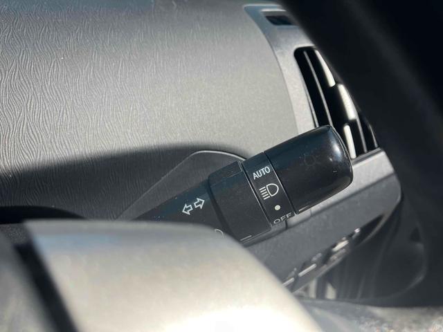 プリウス Ｓツーリングセレクション　後期型　アルパインナビ　フルセグＴＶ　Ｂｌｕｅｔｏｏｔｈ接続可　バックカメラ　トノカバーあり　ＣＤ／ＤＶＤ再生可　修復歴なし　純正アルミホイール　クルーズコントロール　スマートキー　プッシュスタート（23枚目）