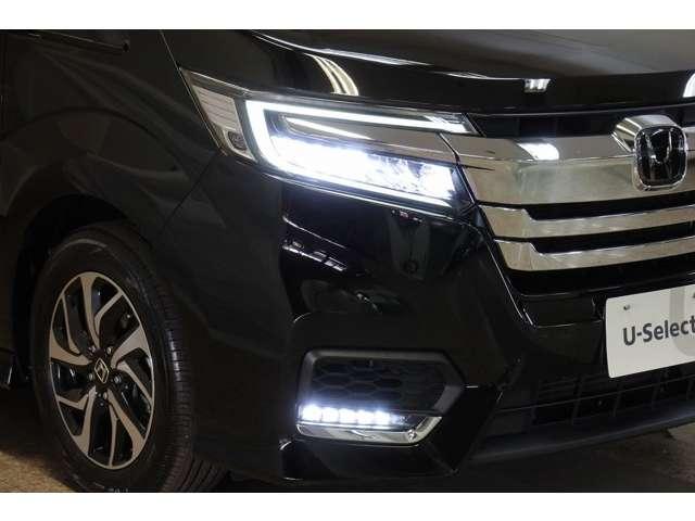 スパーダ 衝突軽減ブレーキ LEDヘッドライト 盗難防止 Aストップ ナビ&TV LEDヘッドランプ Wエアバッグ フルセグ DVD再生可能 キーレス CD AW クルコン 3列シート オートエアコン タ-ボ(3枚目)
