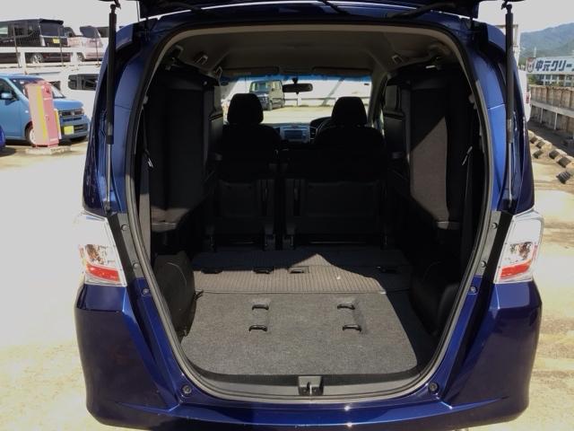 フリード Ｇジャストセレクション　ＨＩＤ・ワンセグ・メモリナビ・ＤＶＤ・バックカメラ・両側電動ドア・ＥＴＣ　両側Ｐスライドドア　Ｂモニター　スマトキー　助手席エアバッグ　ＡＵＴＯエアコン　１セグ　パワステ　ナビＴＶ　イモビ　ＰＷ（12枚目）