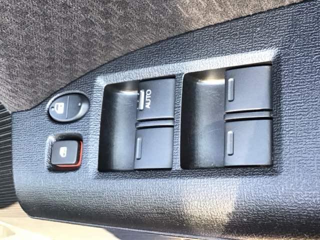 フリード Ｇジャストセレクション　ＨＩＤ・ワンセグ・メモリナビ・ＤＶＤ・バックカメラ・両側電動ドア・ＥＴＣ　両側Ｐスライドドア　Ｂモニター　スマトキー　助手席エアバッグ　ＡＵＴＯエアコン　１セグ　パワステ　ナビＴＶ　イモビ　ＰＷ（23枚目）