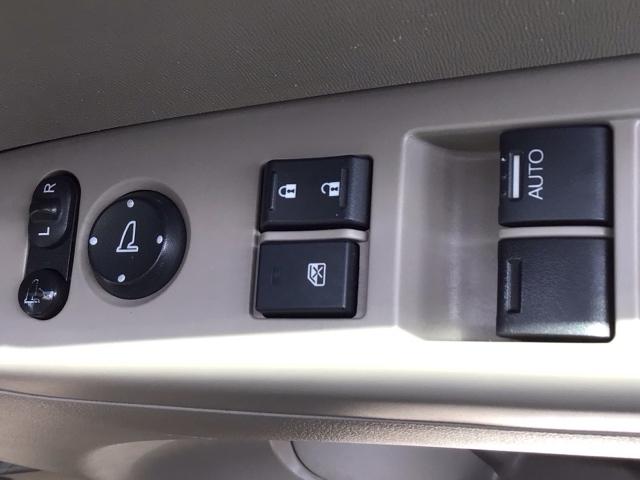 �^�]�Ȃ̃X�C�b�`�őS�ẴE�B���h�E�̊J������s�����Ƃ��ł��܂��B���b�N�{�^�����n�m�ɂ��Ă����ƁA�^�]�ȈȊO�̃E�B���h�E�͍쓮���Ȃ��̂ł��q�l���悹�Ă���Ƃ��Ȃǂ����S�ł��ˁ�