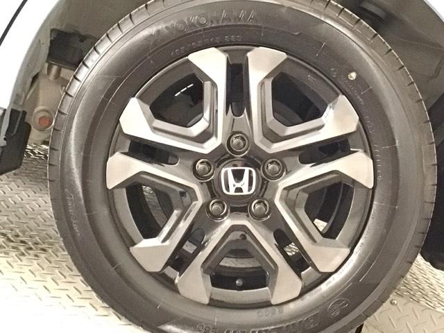 フリード+ クロスターブラックスタイル デモカーUP・LED・フルセグ・メモリナビ・純正AW・両側電動ドア サイドエアバック 地デジフルセグ DVD 前後誤発進抑制 シートヒーター 両側電動スライドドア バックカメラ 助手席エアバッグ(12枚目)