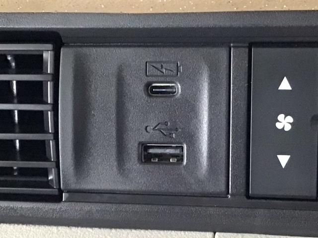Ｎ－ＢＯＸ ベースグレード　ＬＥＤ・フルセグ・メモリナビ・バックカメラ・スマートキー・ホンダＣＯＮＮＥＣＴ　衝突軽減システム　スマートキ－　カーテンエアバック　イモビライザー　横滑り防止　オートクルーズ　ＬＥＤヘッドライト（11枚目）