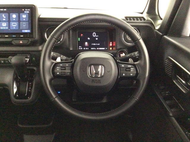 Ｎ－ＢＯＸカスタム ターボ　デモカーＵＰ・ＬＥＤ・フルセグ・メモリナビ・純正ＡＷ・ホンダＣＯＮＮＥＣＴ　イモビライザー　衝突被害軽減　ベンチシート　キーフリー　Ｐセンサー　ＥＳＣ　パワステ　両席エアバック　サイドエアバッグ（17枚目）