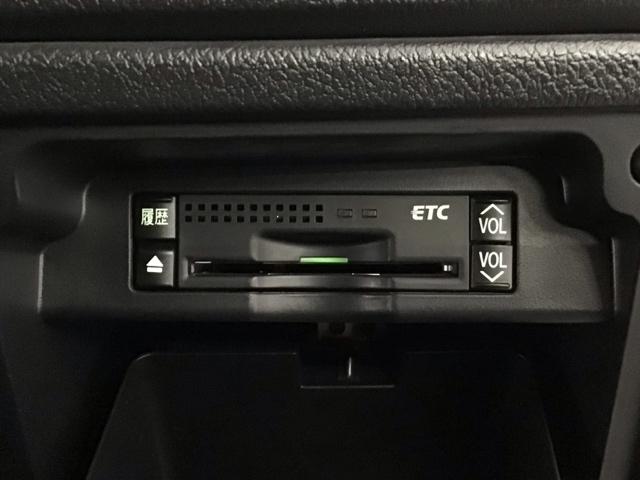 ノア Ｓｉ　ＨＩＤ・フルセグ・メモリナビ・バックカメラ・純正ＡＷ・シートヒーター・ＥＴＣ　キーフリー　Ｗエアバッグ　地デジ　ダブルエアコン　ＰＷ　フルオートエアコン　ＤＶＤ再生機能　ナビＴＶ　パワーステアリング（9枚目）