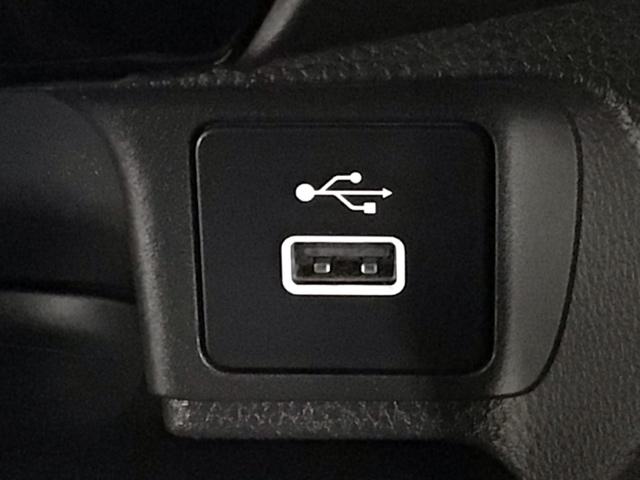 ヴェゼル ｅ：ＨＥＶＰＬａＹ　ＬＥＤ・フルセグ・メモリナビ・パノラマルーフ・純正ＡＷ・ホンダＣＯＮＮＥＣＴ　衝突被害軽減ブレーキ　カーテンエアバッグ　盗難防止装置　Ｐセンサー　ＡＢＳ　ＥＳＣ　フルオートエアコン　リアカメラ　ＥＴＣ（26枚目）