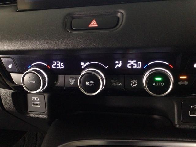 ヴェゼル e:HEVZ LED・フルセグ・メモリナビ・バックカメラ・純正AW・ホンダCONNECT 衝突回避支援ブレーキ機能 パノラミックビューモニター スマキ Pトランク フルオートエアコン エアバッグ 両席エアバック(18枚目)