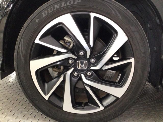 ヴェゼル ＲＳ・ホンダセンシング　ＬＥＤ・フルセグ・メモリナビ・バックカメラ・純正ＡＷ・シートヒーター・ＥＴＣ　盗難防止　バックモニター　サイドエアバック　スマ－トキ－　ＬＥＤライト　地デジＴＶ　フルオートエアコン　ＤＶＤ　ナビ＆ＴＶ（12枚目）
