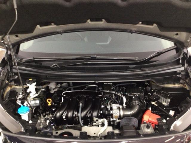 フリード+ クロスターブラックスタイル デモカーUP・LED・フルセグ・メモリナビ・バックカメラ・純正AW・ETC サイドエアバック 地デジフルセグ DVD 前後誤発進抑制 シートヒーター 両側電動スライドドア 助手席エアバッグ キーレス(20枚目)