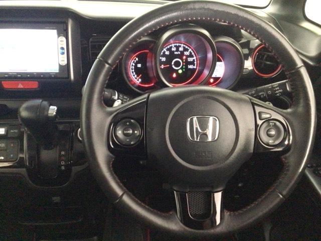 N-BOXカスタム 2トーンカラースタイルG・ターボLパッケージ HID・ワンセグ・メモリナビ・バックカメラ・純正AW・両側電動ドア・ETC キーレスエントリー パワーステアリング ナビTV 横滑り防止機能 パワーウィンドウ エアコン スマートキー ABS ターボ車(17枚目)